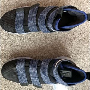 Lebron Nike Zoom basketball shoes SIZE- US 8